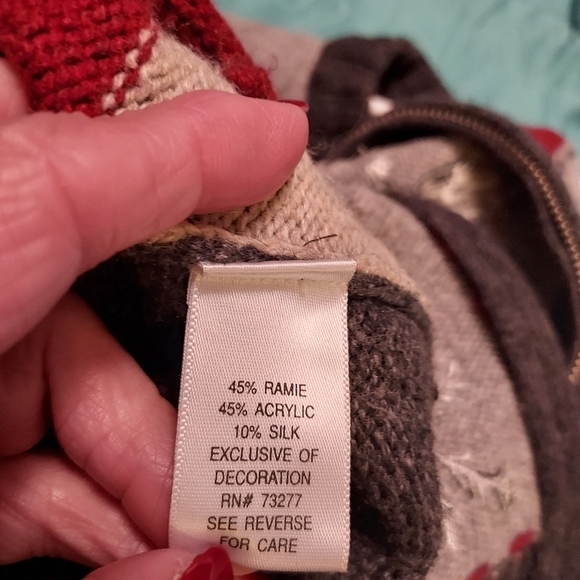 Croft and barrow small winter scene zip jacket red birds - Picture 7 of 10